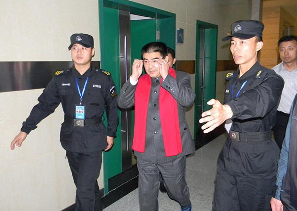 并聯三套真空機組各泵負載及能量耗分析